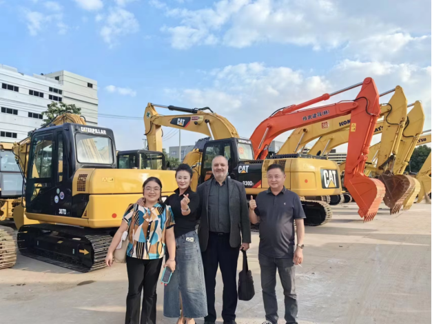Buyers Visit Our Yard