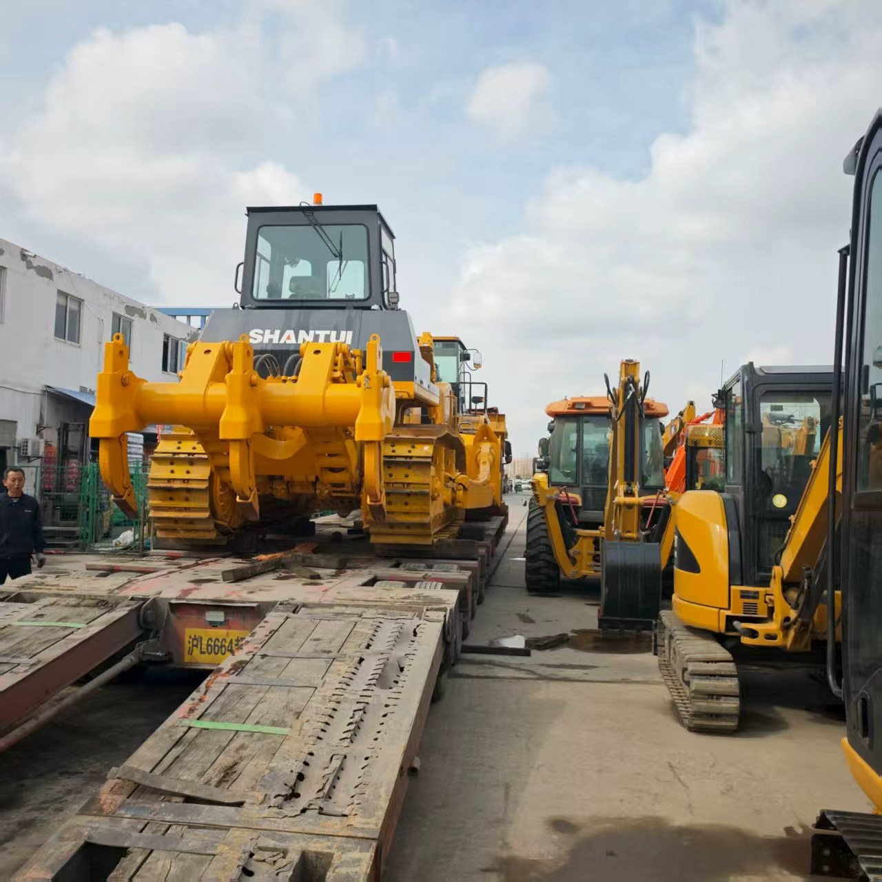 Bulldozer & Backhoe Line