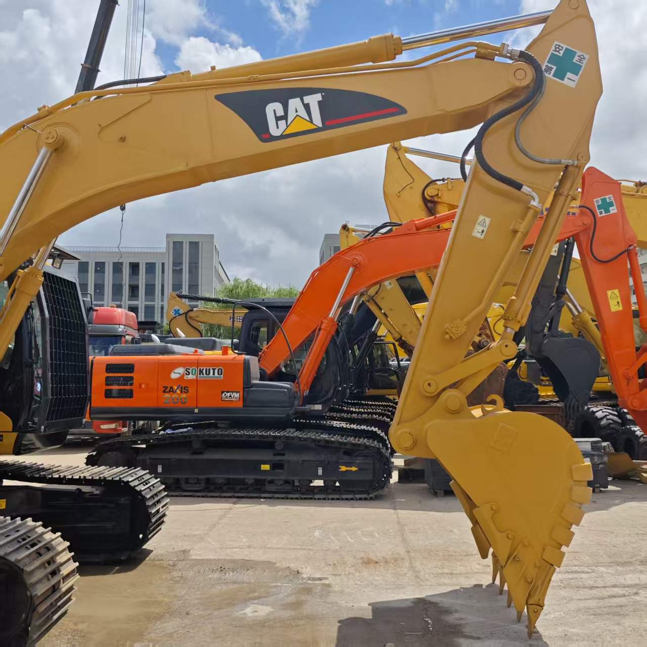CAT 320C view 7