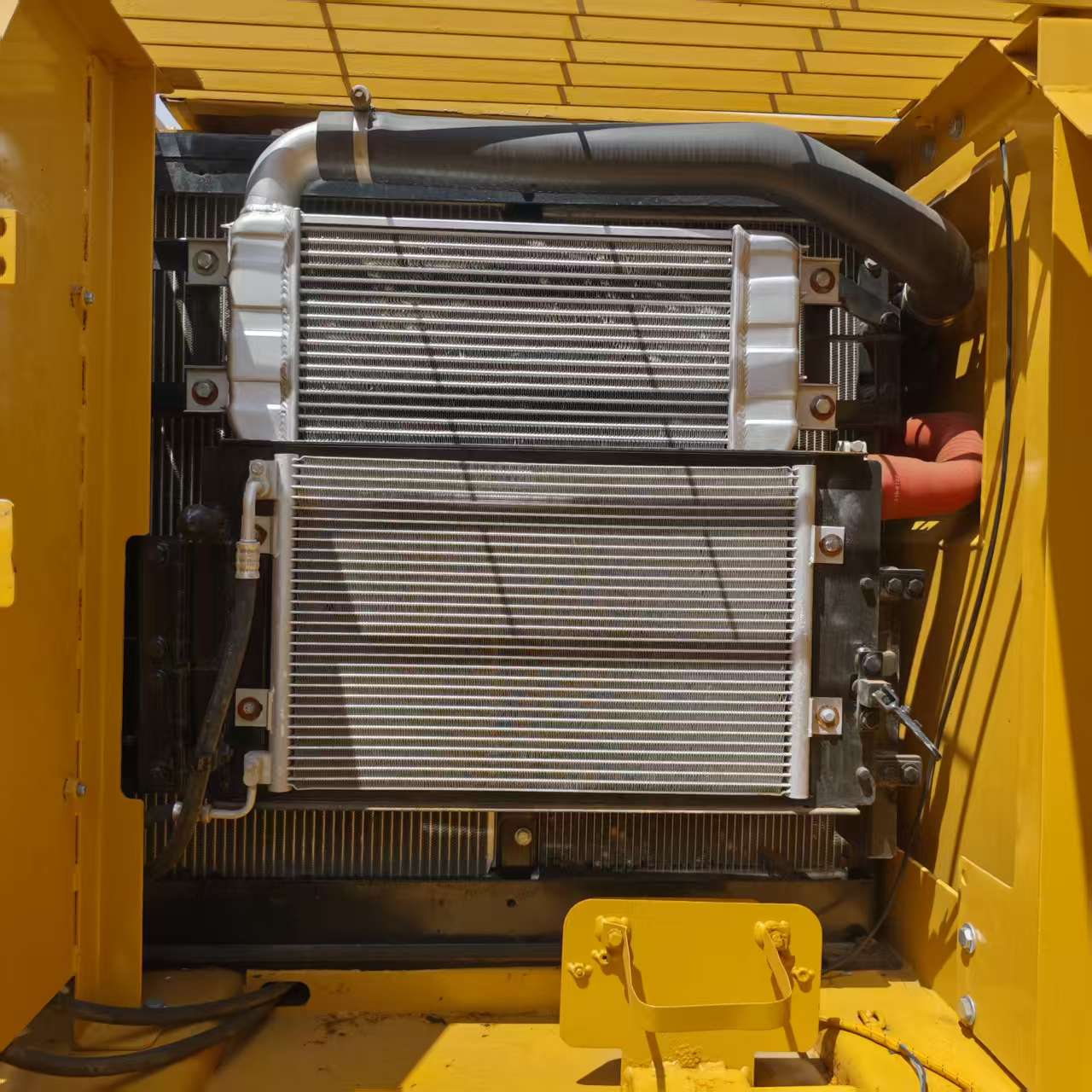 CAT 320C view 8