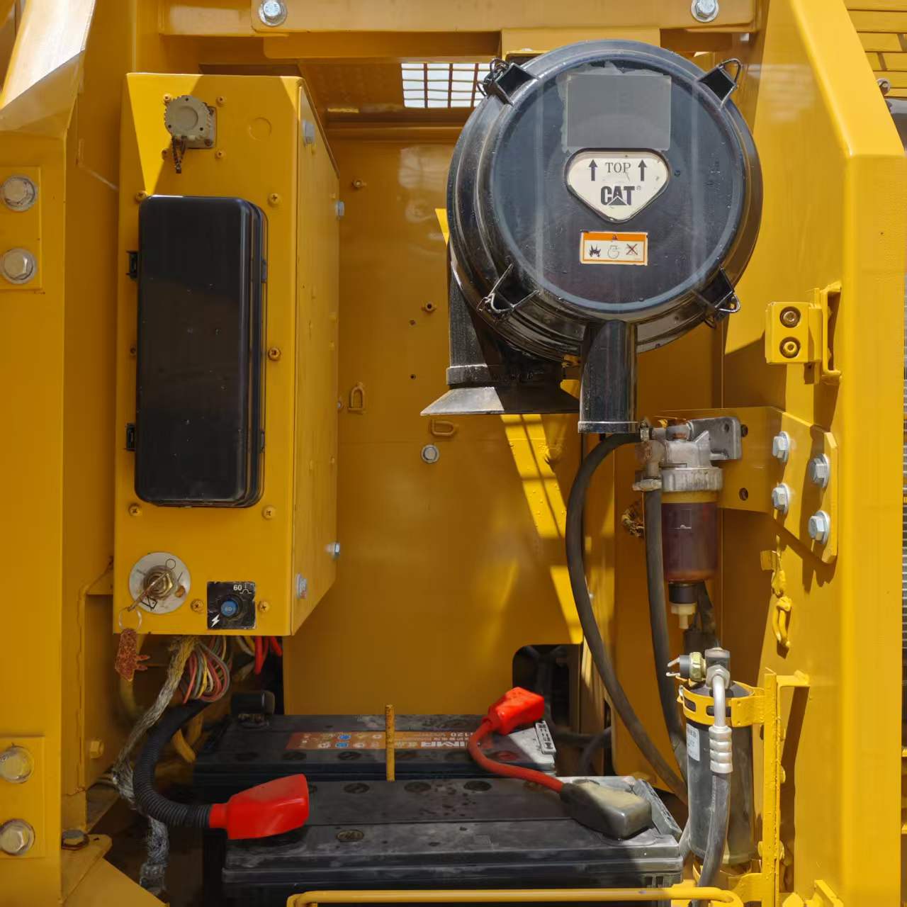 CAT 320C view 9