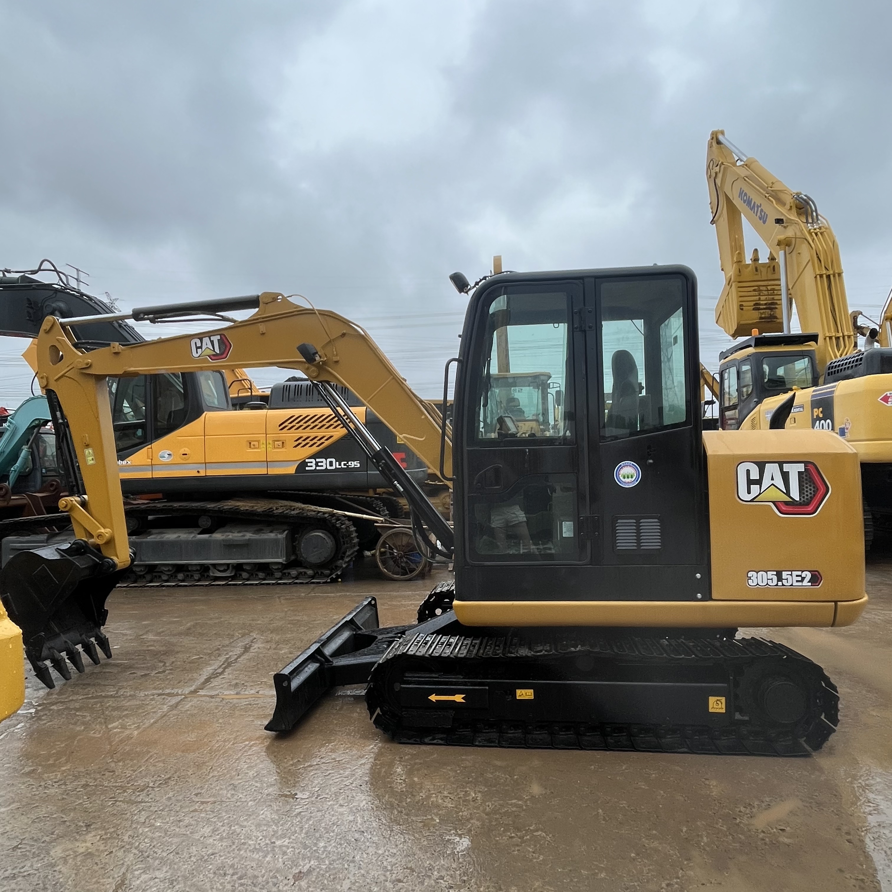 CAT 305.5 view 2