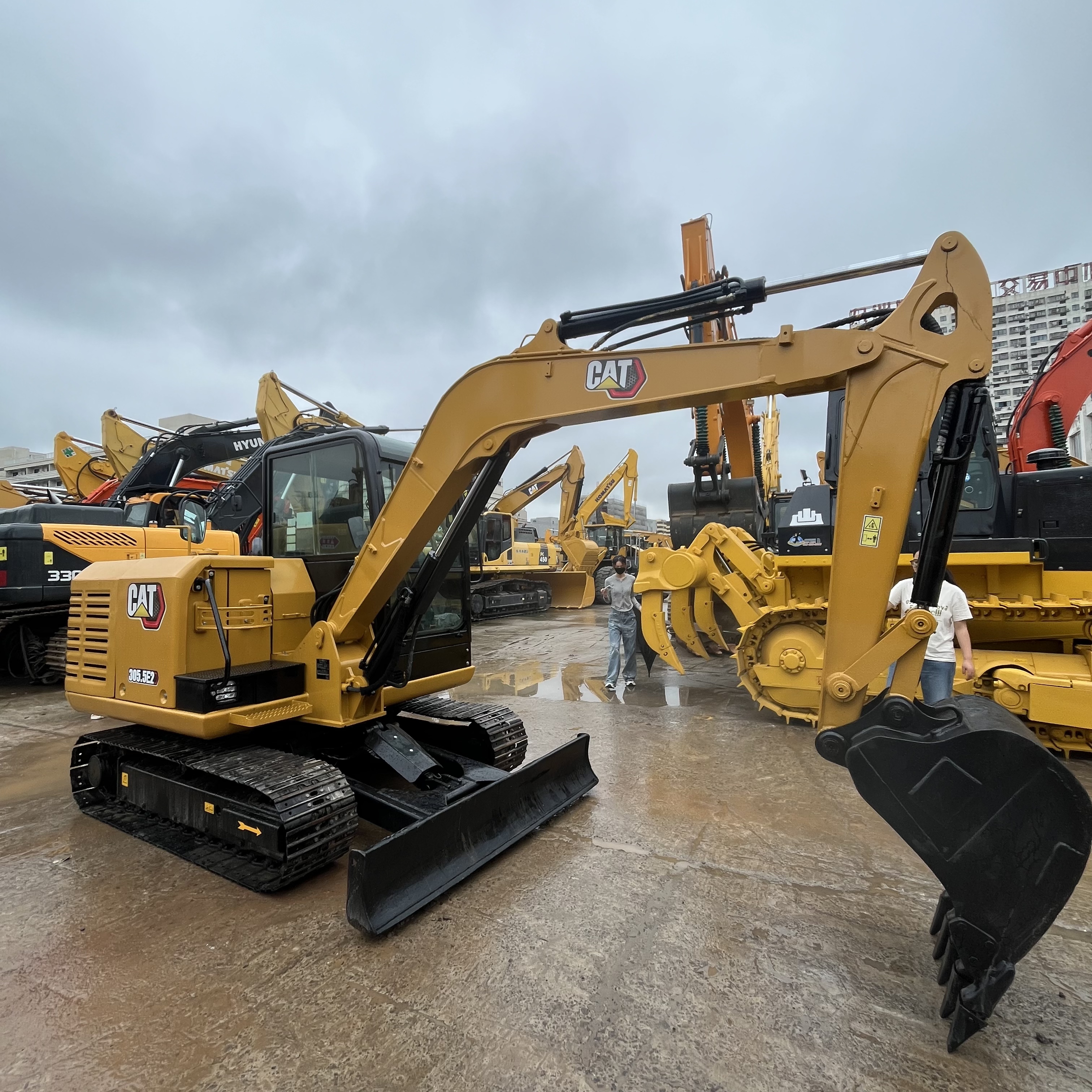 CAT 305.5 view 5