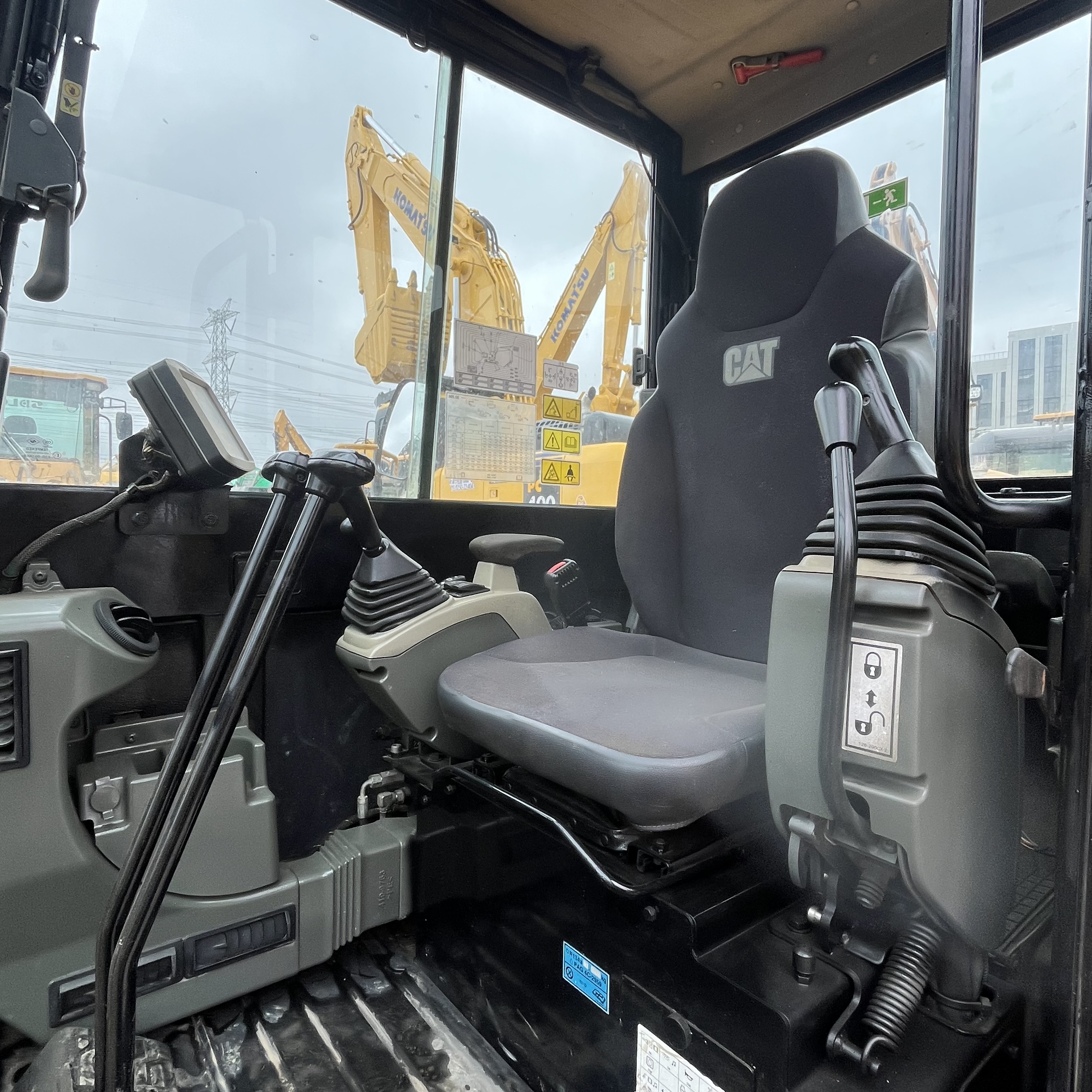 CAT 305.5 view 7